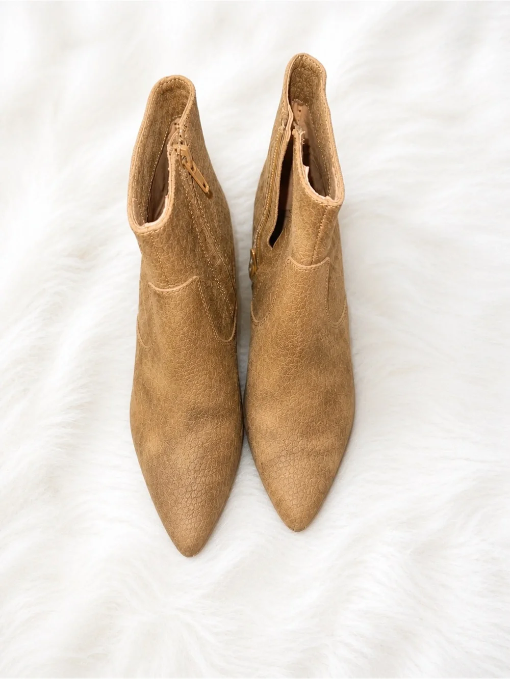 Express Croc Embossed Ankle Booties Size 6 Tan Pointed Toe Kitten Heel Chic - Picture 3 of 6